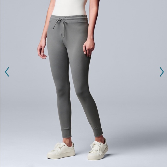 Simply Vera Vera Wang Everyday Joggers - Luxurious Comfort for Any Occasion! - Picture 1 of 6